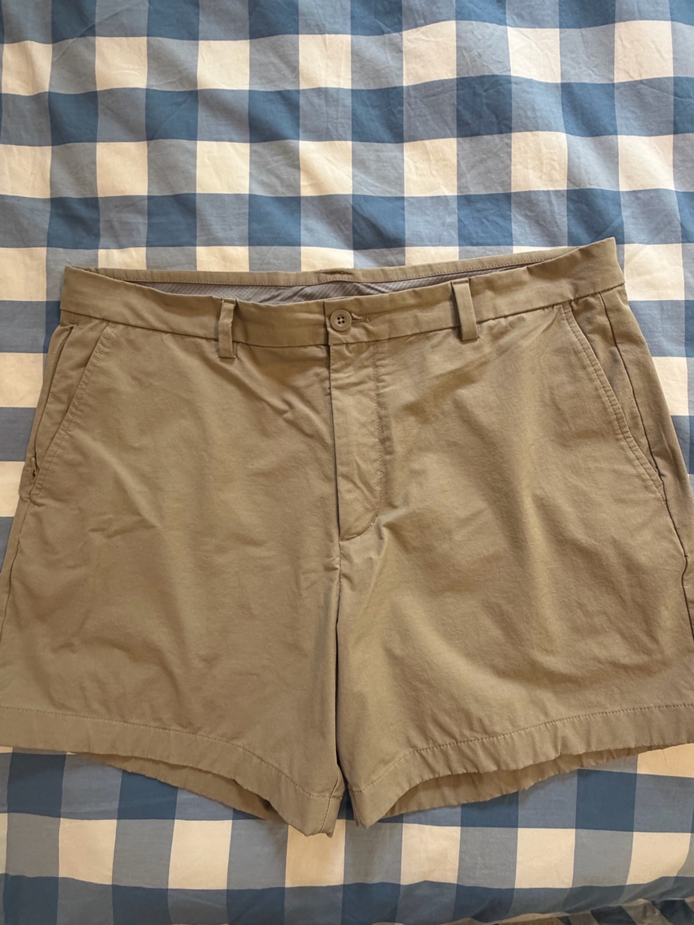 Vineyard Vines On The Go Performance 5in Khaki Short, Size 36
